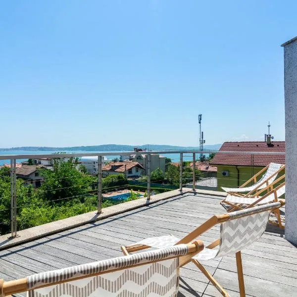 Happy-U house - Modern and with stunning view, hotel in Chernomorets