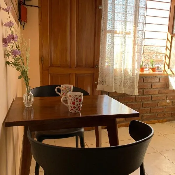 Departamento Privado para dos personas en Mendoza, hotel em Godoy Cruz