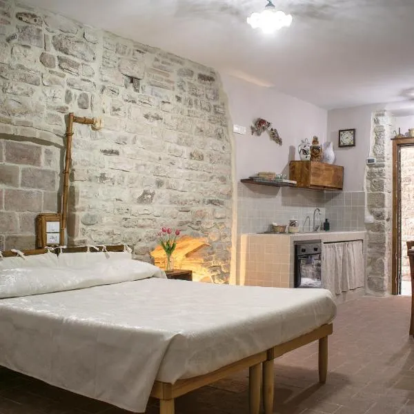 Monolocale centro storico, hotel in Gubbio