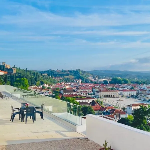 Vila Pombal Tomar - Luxury Apartment with private pool and Castle View, hotel sa Vargos