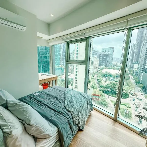 Vibrant Oasis with the best view + Fast WiFi, hotel in Manila