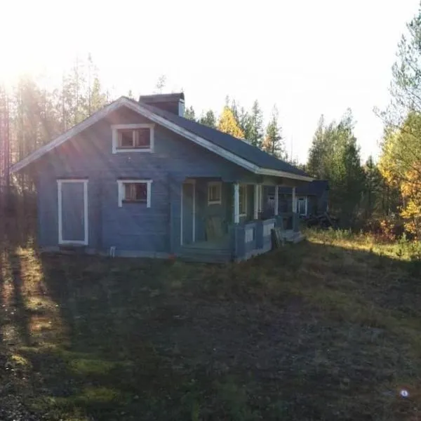 Kimppa-cabin / Дом в лесу у озера, hotel v destinaci Kolari