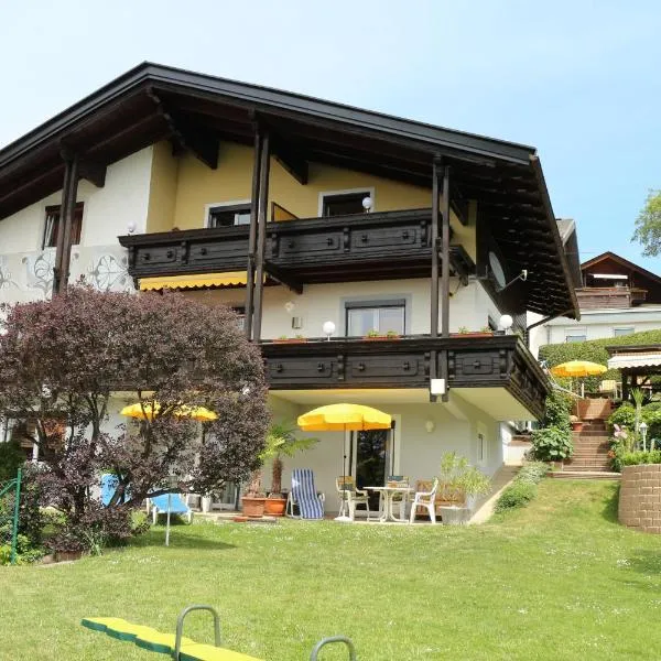 Ferienhaus Renate, hotel en Egg am Faaker See