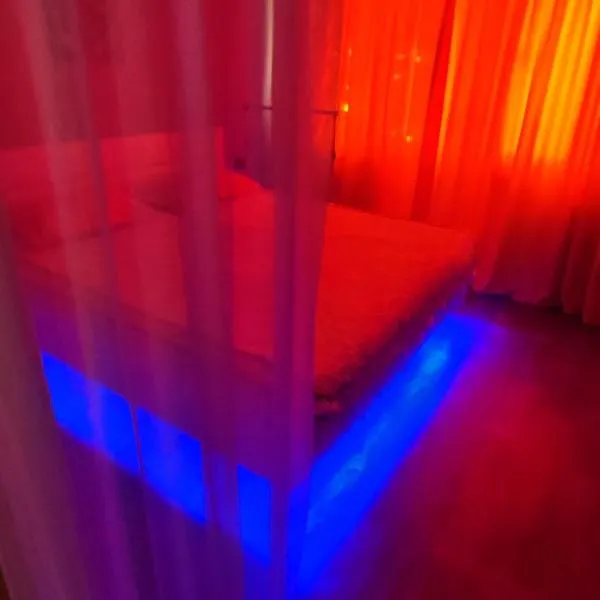Уютная люкс квартира в центре, hotel in Uralsk
