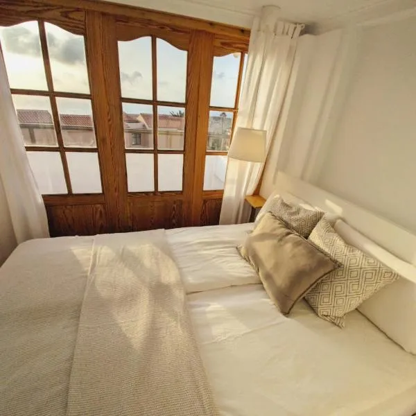 ISTMO - Quiet, Cosy Apartment with Panorama Sunset, Hotel in La Pared