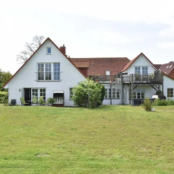 Ferienwohnungen "Zum Breitling" OVS 691, hotel in Fährdorf