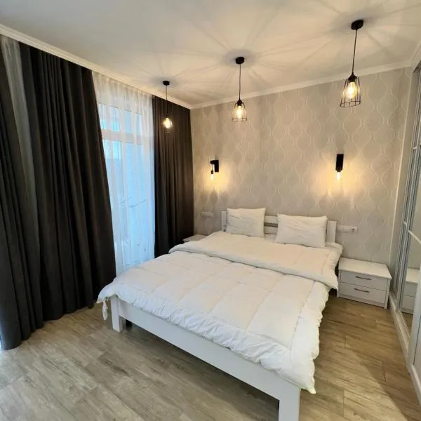 Sunny apartment в ЖК Сонячний Квартал, hotel v destinaci Golubinoye