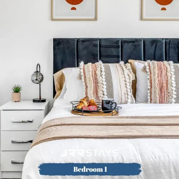 Dudley - Stylish 3 Bedroom Sleeps 6 Wi-Fi - JRR Stays, hotel v destinaci Woodside