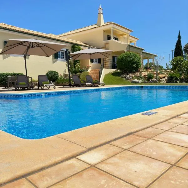 Villa Tranberg Suites, מלון בMonte da Charneca