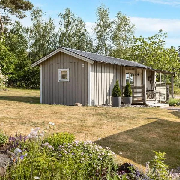 Chalet Ringsegård Höjden by Interhome, hotel v destinaci Falkenberg