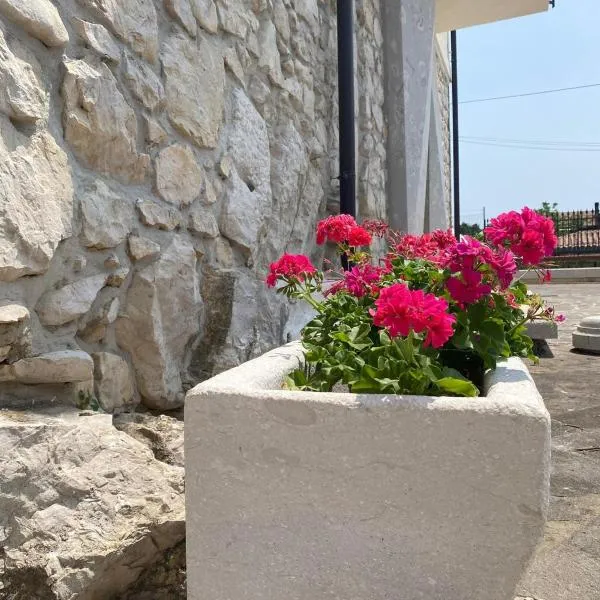 Casa Royal, hotel v destinaci Ausonia