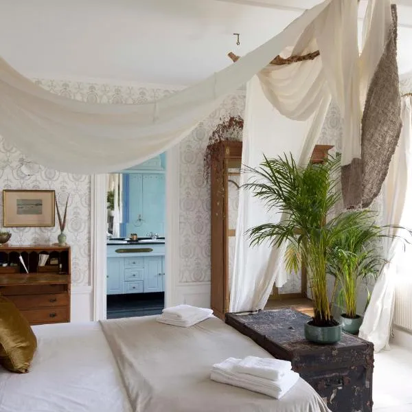 Chambre d’hôtes au Château Le Bas Bleu, Anaïs Nin, hotel v destinácii Quesnoy-le-Montant