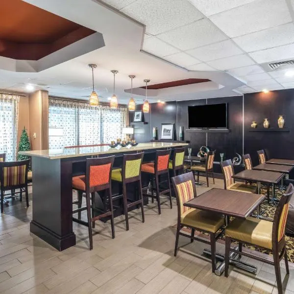 Hampton Inn Dublin, hotel v destinaci Newbern