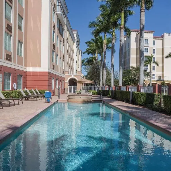 ハンプトン イン＆スイーツ フォートローダーデール ミラマー（Hampton Inn & Suites Fort Lauderdale - Miramar）、Lakewood Estatesのホテル