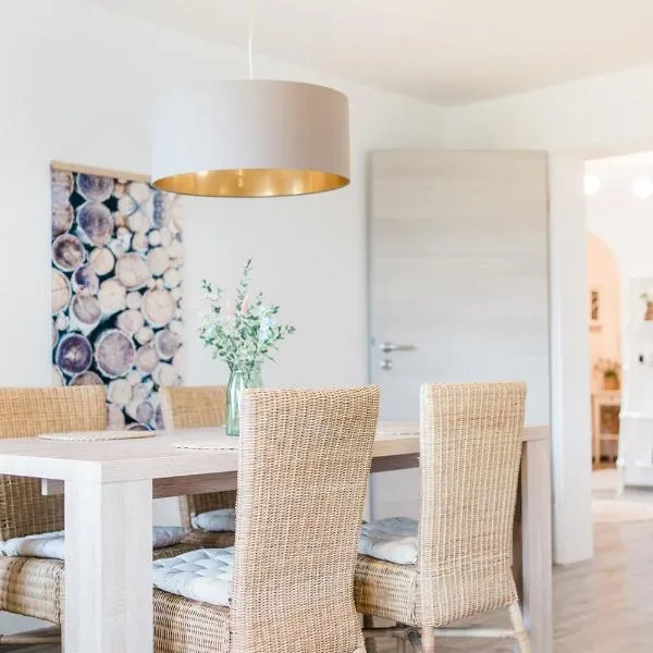 Ferienwohnung - Haus am Sonnenhang, hotel v destinaci Wertach