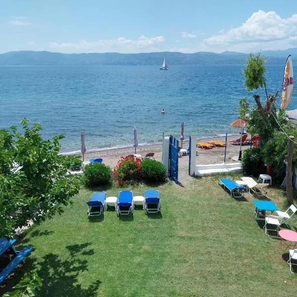 Flora's Beach House Your House On The Beach – hotel w mieście Amarynthos