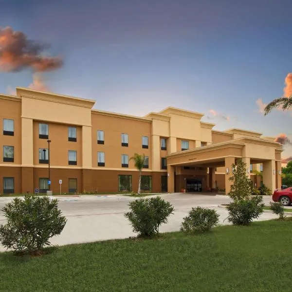 Hampton Inn Beeville, готель у місті Beeville