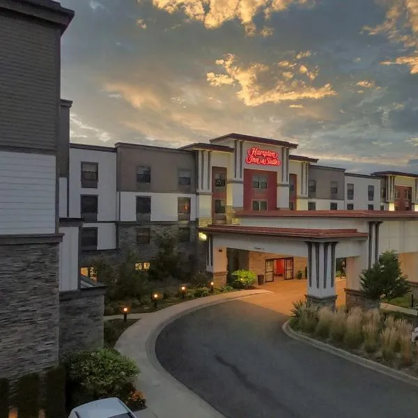 Hampton Inn & Suites DuPont, hotel v destinaci DuPont