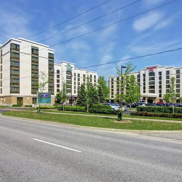 Homewood Suites by Hilton Toronto Airport Corporate Centre, hotel in Malton