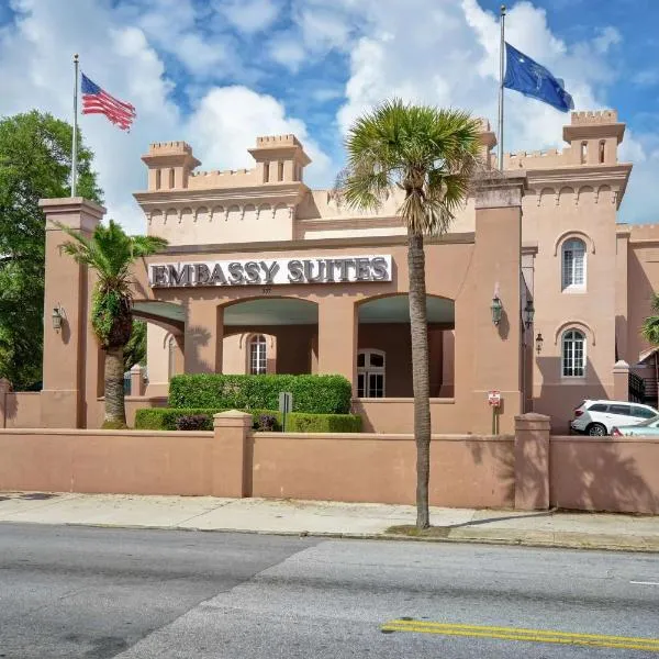 Embassy Suites Charleston - Historic District, hotel in Sullivans Island