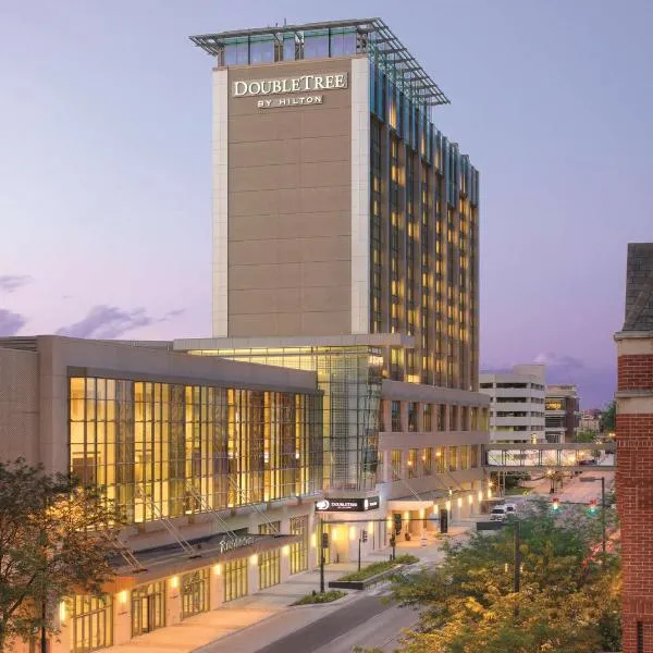 DoubleTree by Hilton Hotel Cedar Rapids Convention Complex, hotel v destinaci Cedar Rapids