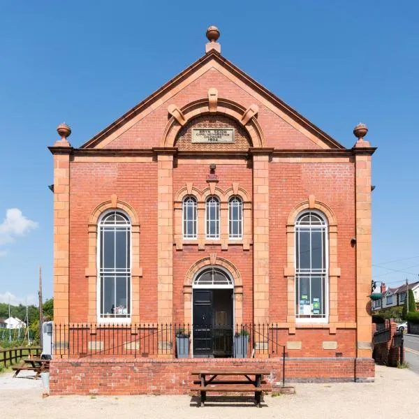 Pontcysyllte Chapel Tearoom, hotel in Llangollen
