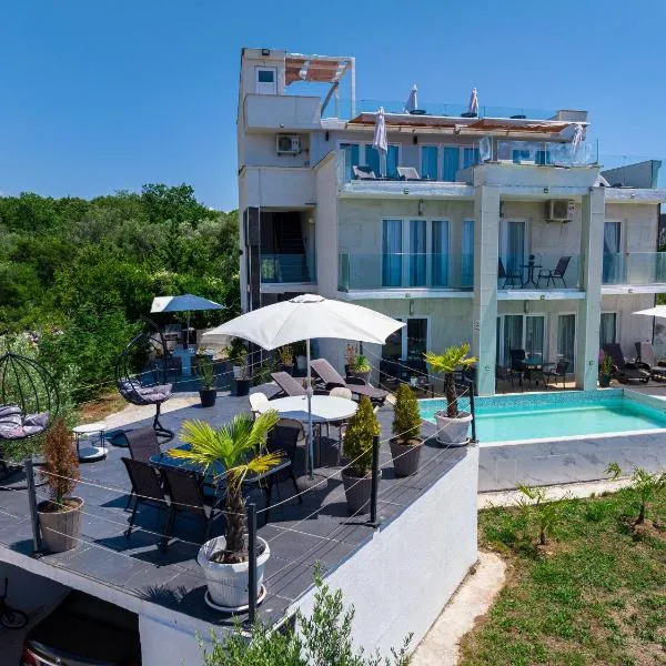 Villa Hacienda, hotel v Budvi
