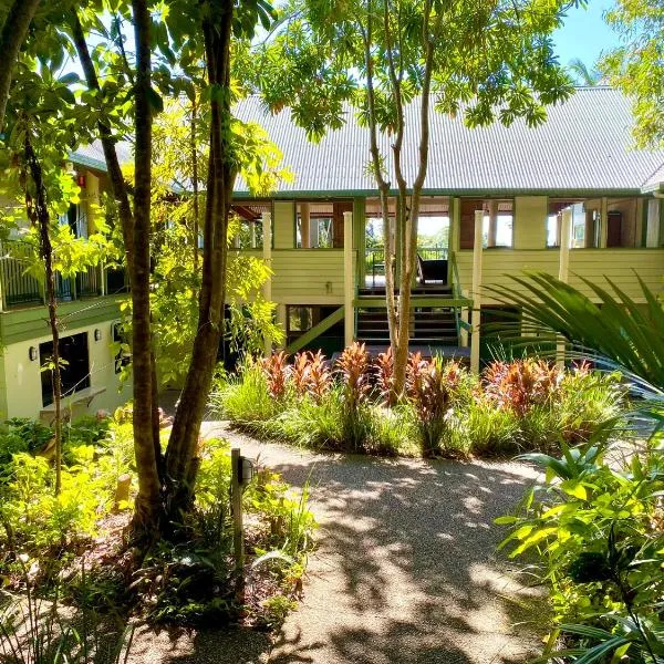 Jackaroo Treehouse Rainforest Retreat、ミッション・ビーチのホテル