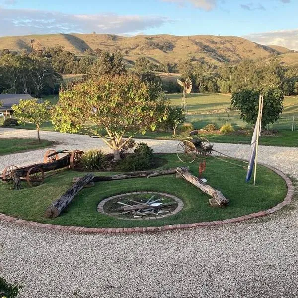 Strath Creek Station farm-stay, hotel en Yea