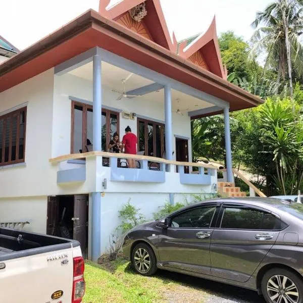 1 bedroom Villa on Ao Yon beach with sea views, hotel in Phuket Town