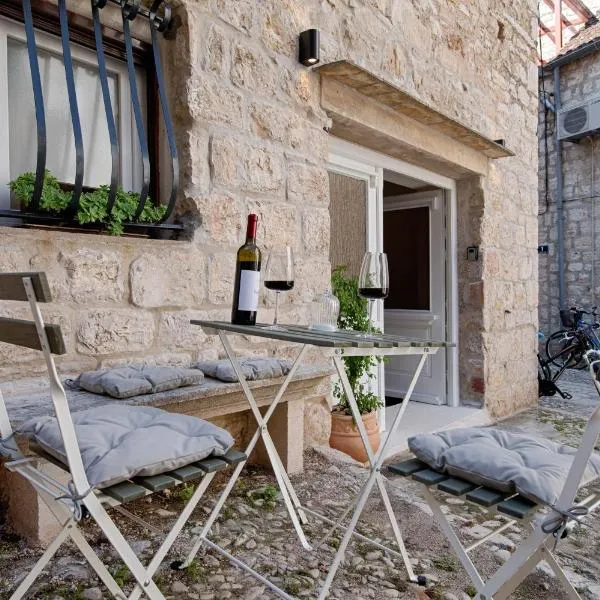 Apartment Kirinkin, hotel v destinaci Vis