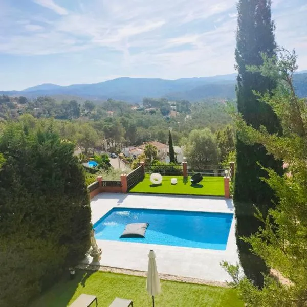 Villa Wanderlust Sitges Hills Exclusive pool only families, hotel in Olivella
