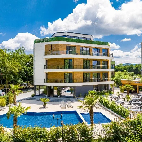 Touch Hotel, hotel a Lozenets