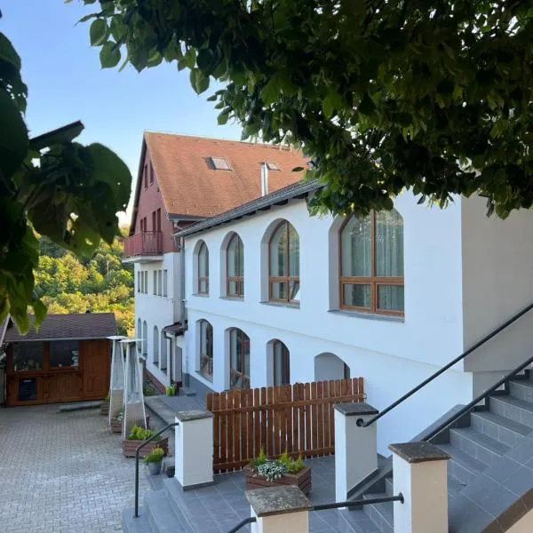 Restaurace a penzion U svaté Barbory, hotel v destinaci Řehlovice