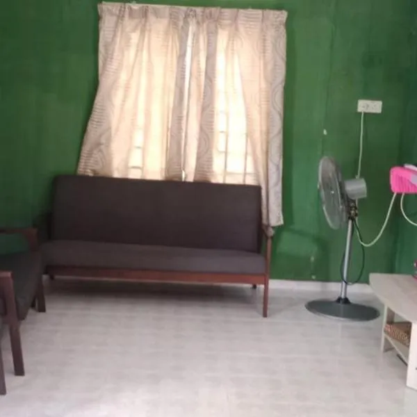 BB Bahau Homestay, hotel v destinaci Bahau