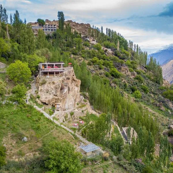 ํ์์ ์์นํ ํธํ
Roomy Vantage Adventure Resort, Duikar