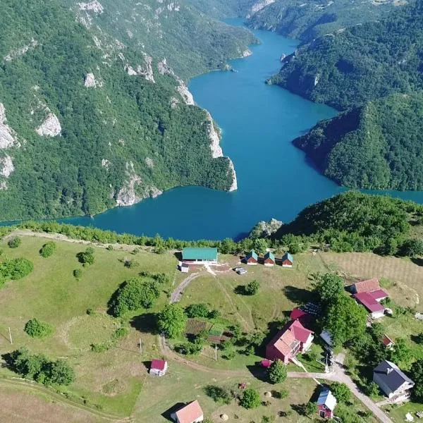 Rural Resort Tron, hotel v destinaci Plužine