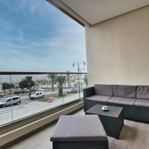 New Luxury Apartment 135sqm Terrace Seafront Unlimited Wi-Fi, hotel v destinaci Agadir