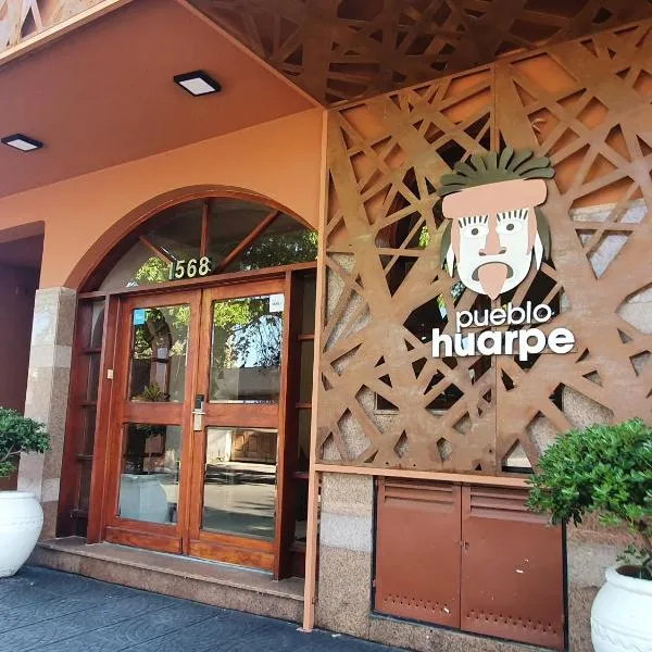Hotel Pueblo Huarpe, hotel i San Luis