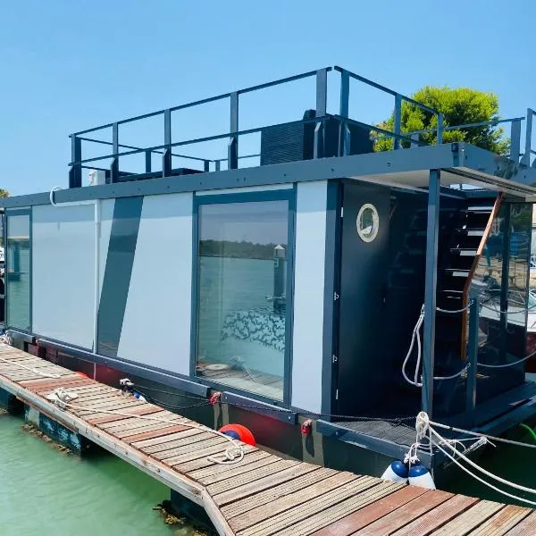 Houseboat Cádiz El Puerto - Casa Flotante, hotel en El Puerto de Santa María