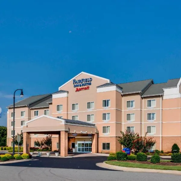 Fairfield Inn and Suites South Hill I-85, hotell i South Hill