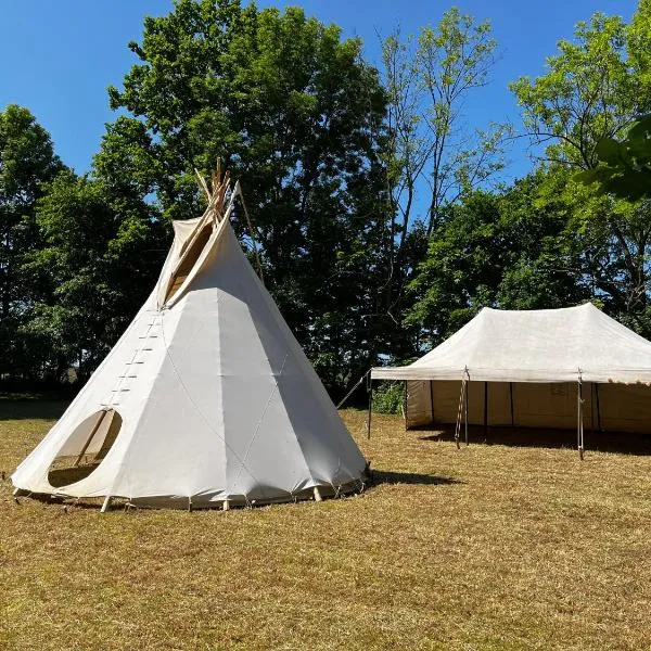 Týpí v srdci Vysočiny, hotel en Třemošnice