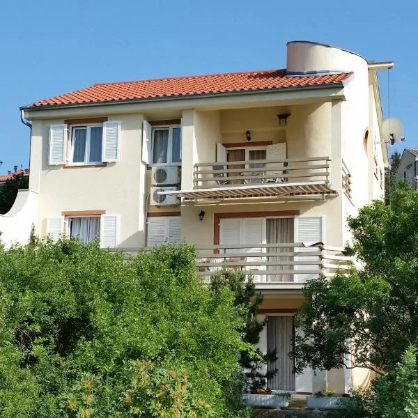 Apartments Kristina, hotel in Klenovica