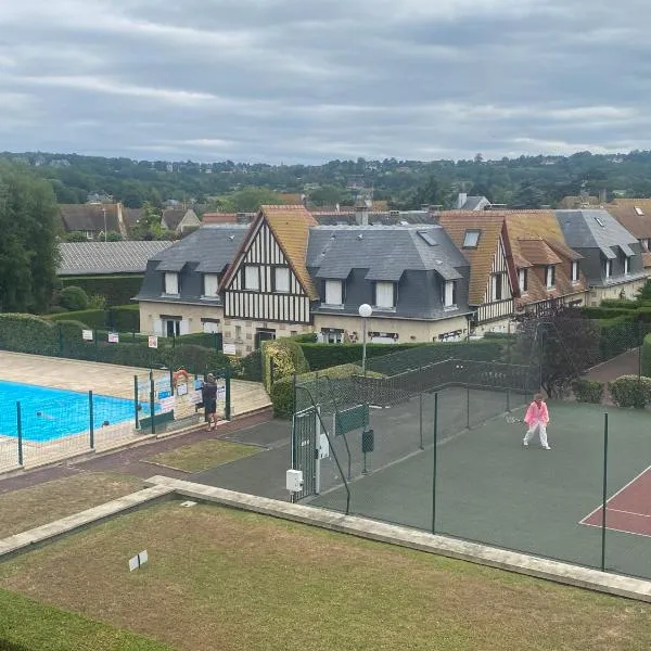 Picsine, Tennis résidence sévigné 300m mer, hotel in Deauville