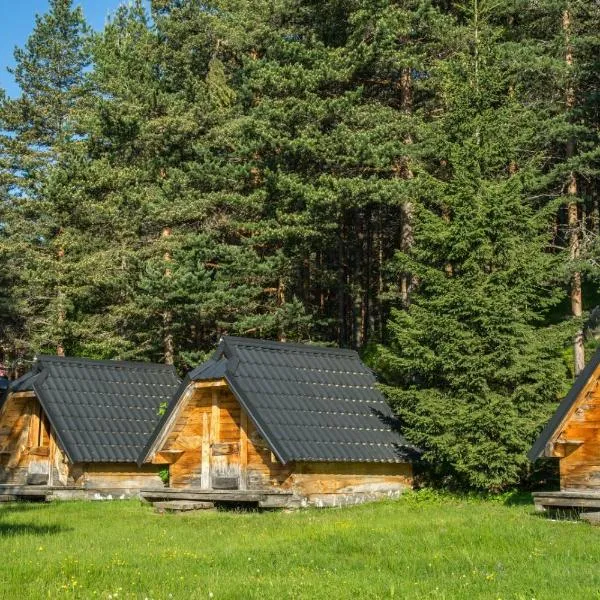 Eco Camp Chalets pod Gorom, hotell i Gornja Dobrilovina