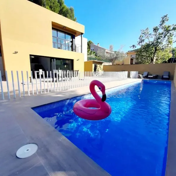 Experience Valencia Bnb - Luxury Apartment Naquera Chalet 298 con Piscina, hotel en Serra