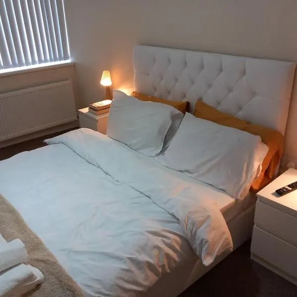 Beautiful and Cosy 3 beds home for 6 guests near Doncaster Racecourse, hotel v destinaci Adwick le Street