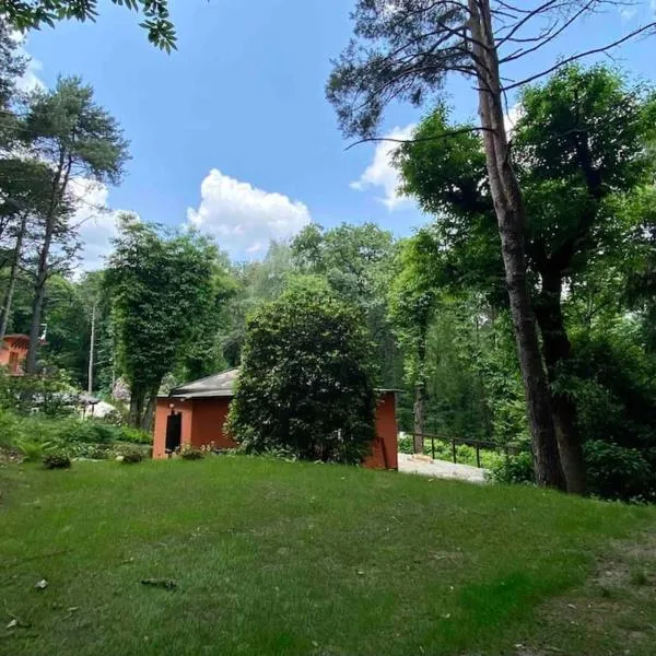 Il Guscio, Cozy cabin in Natural Park, hôtel à Capiago Intimiano