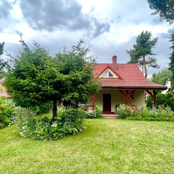 Fantastyczny domek 5-min od jeziora Łukcze, hotel in Krzczeń