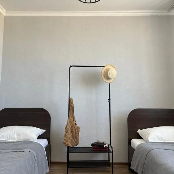 Guest house Hygge, hotel di Cholpon-Ata